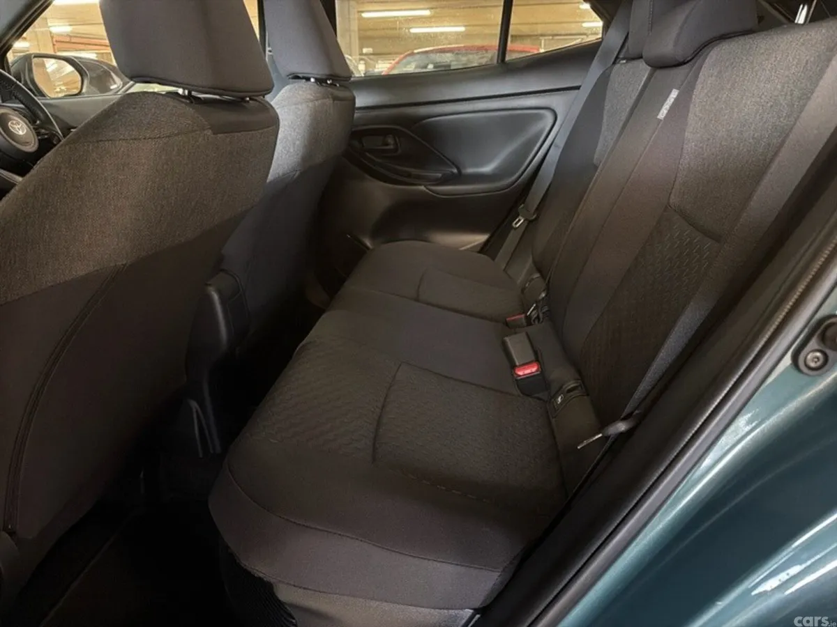 Toyota Yaris Cross Hatchback, Petrol Hybrid, 2026, Green