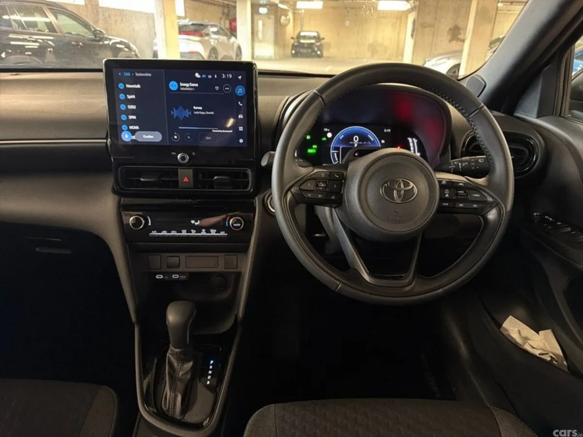Toyota Yaris Cross Hatchback, Petrol Hybrid, 2026, Green