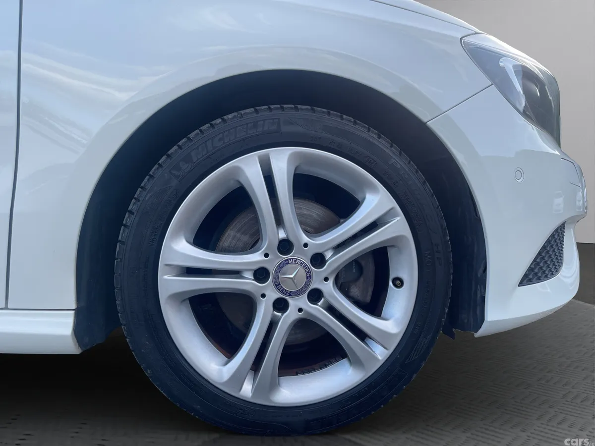 Mercedes-Benz A-Class Hatchback, Petrol, 2015, White