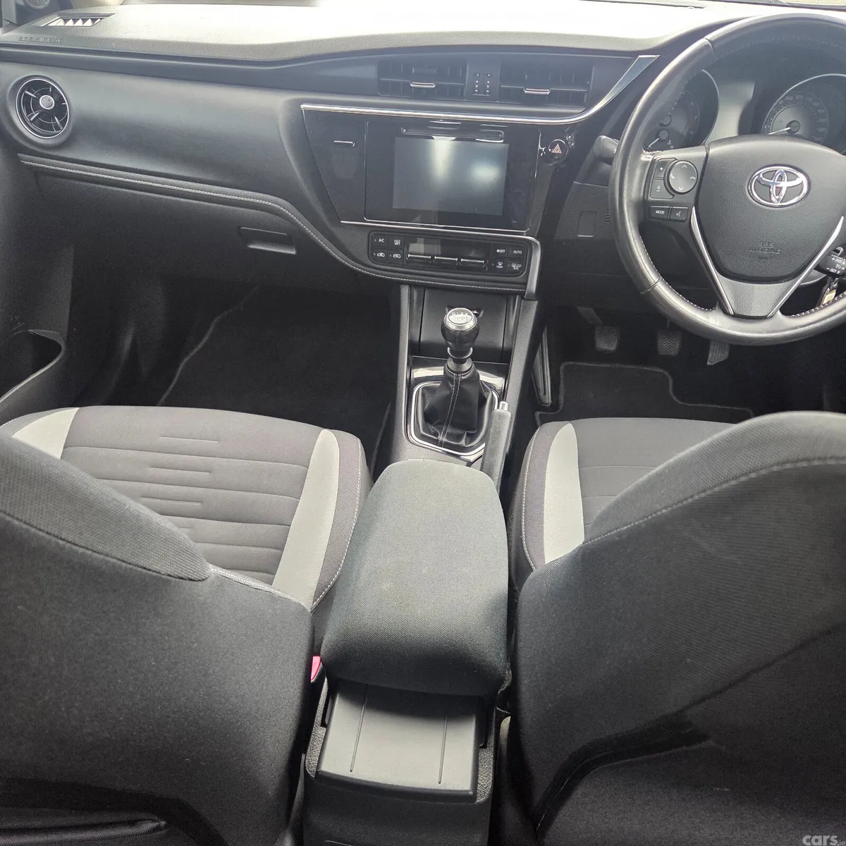 Toyota Auris Hatchback, Petrol, 2016, Grey