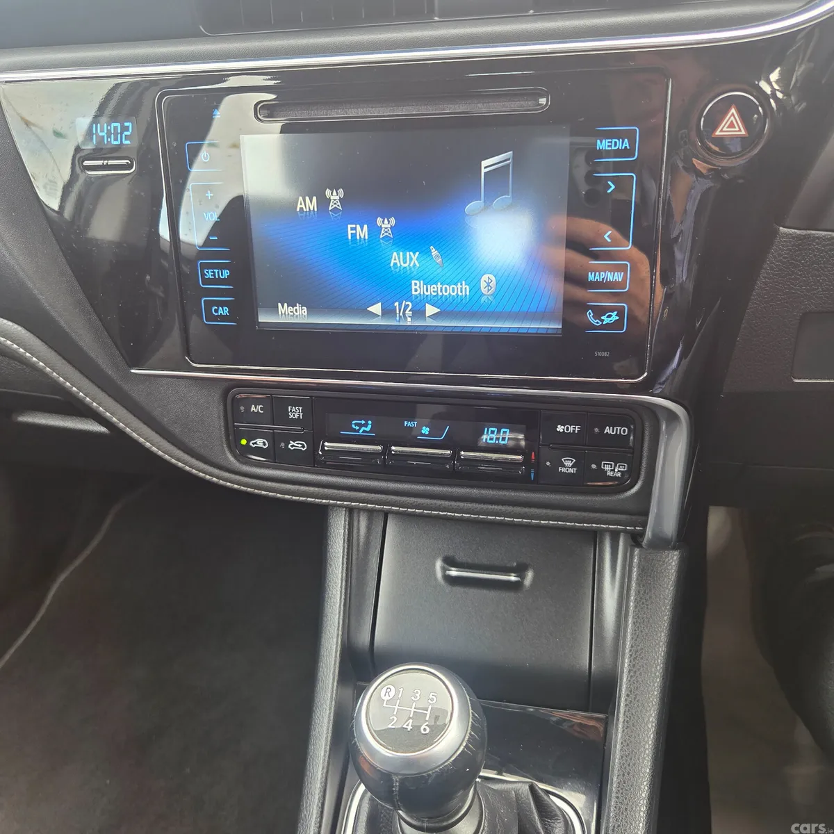 Toyota Auris Hatchback, Petrol, 2016, Grey