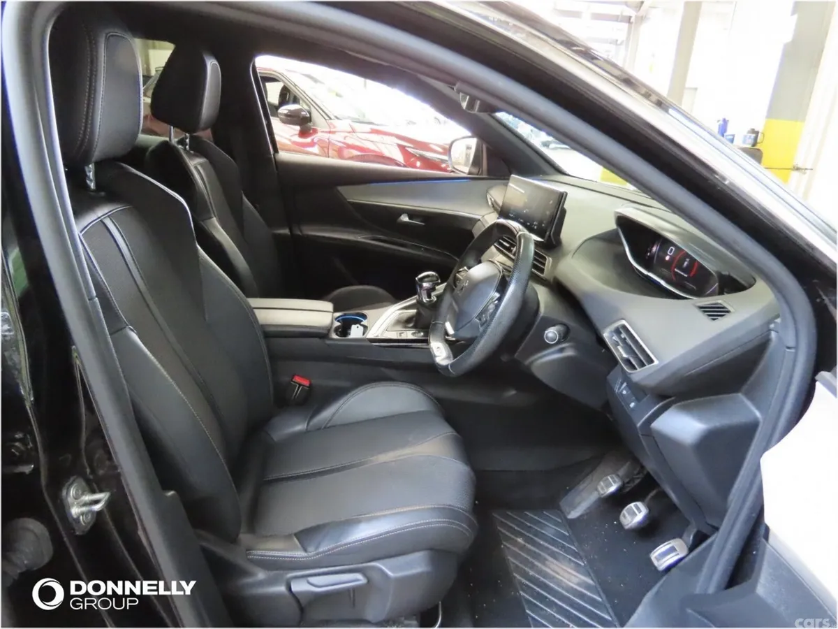 Peugeot 3008 Estate, Petrol, 2022, Black