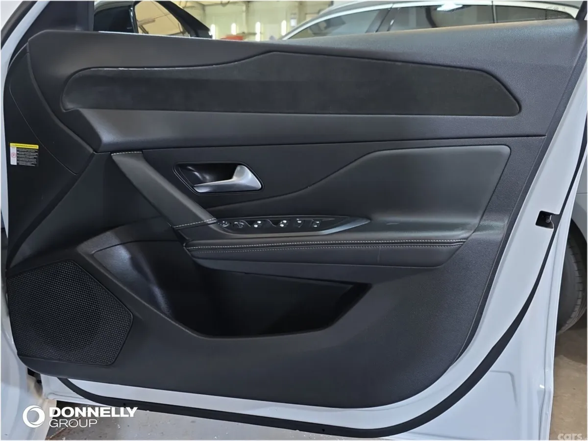 Peugeot 308 Hatchback, Petrol, 2023, White