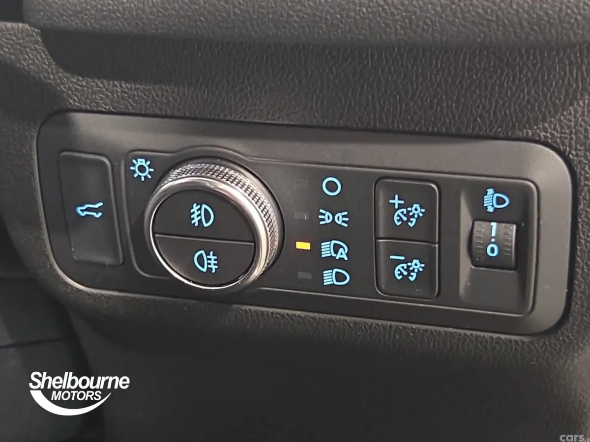 Ford Kuga Hatchback, Petrol, 2023, Silver