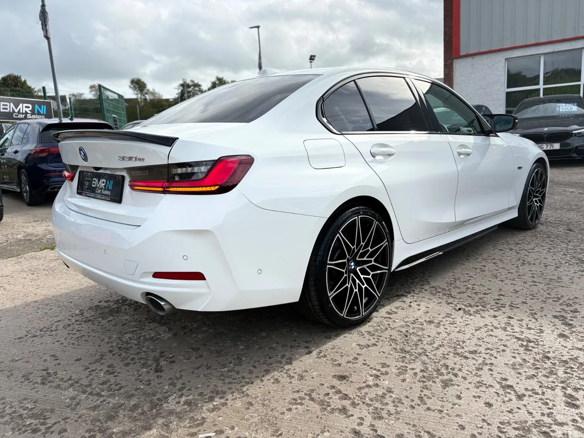 BMW 3-Series Saloon, Petrol Hybrid, 2022, White