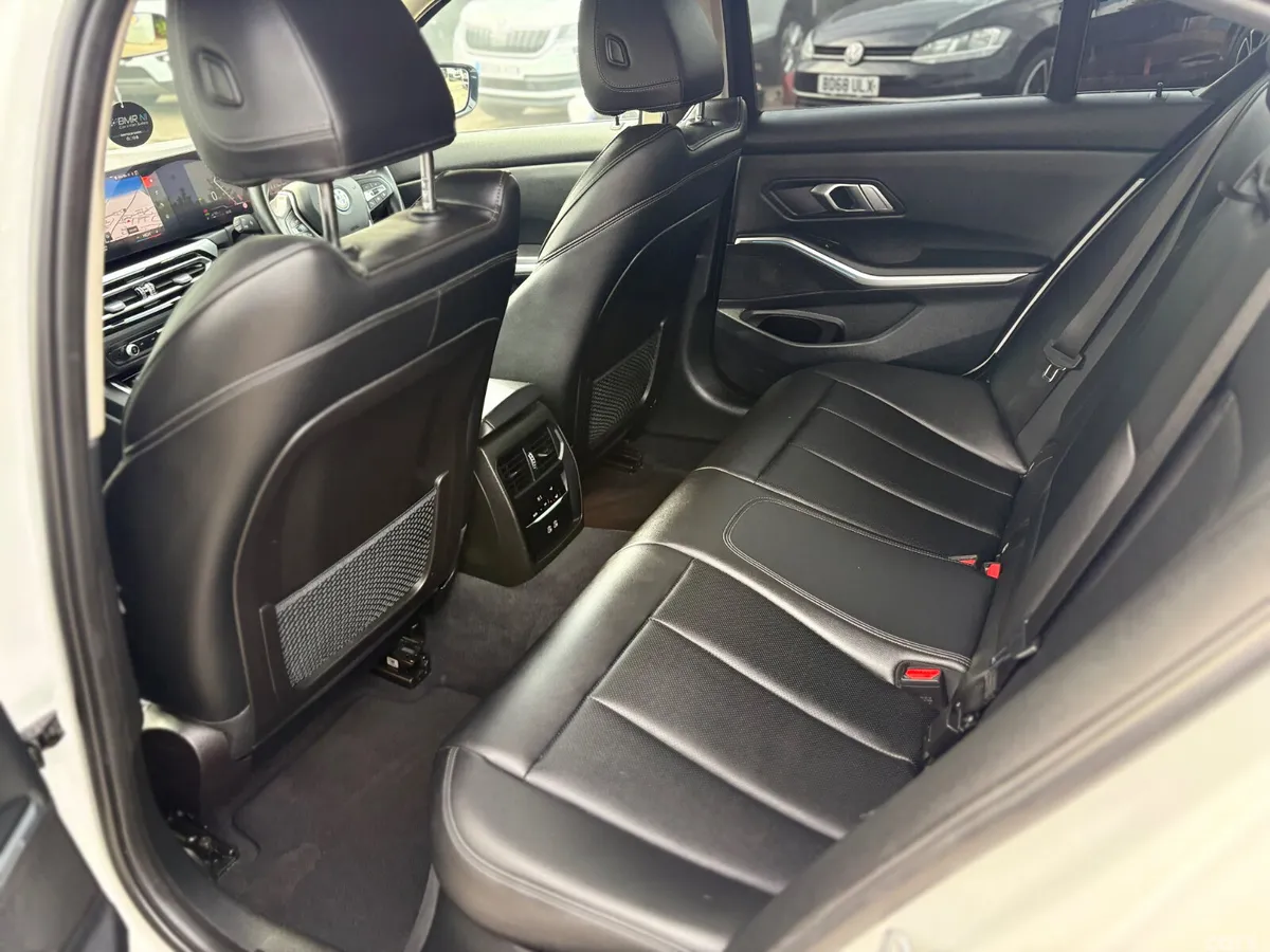 BMW 3-Series Saloon, Petrol Hybrid, 2022, White