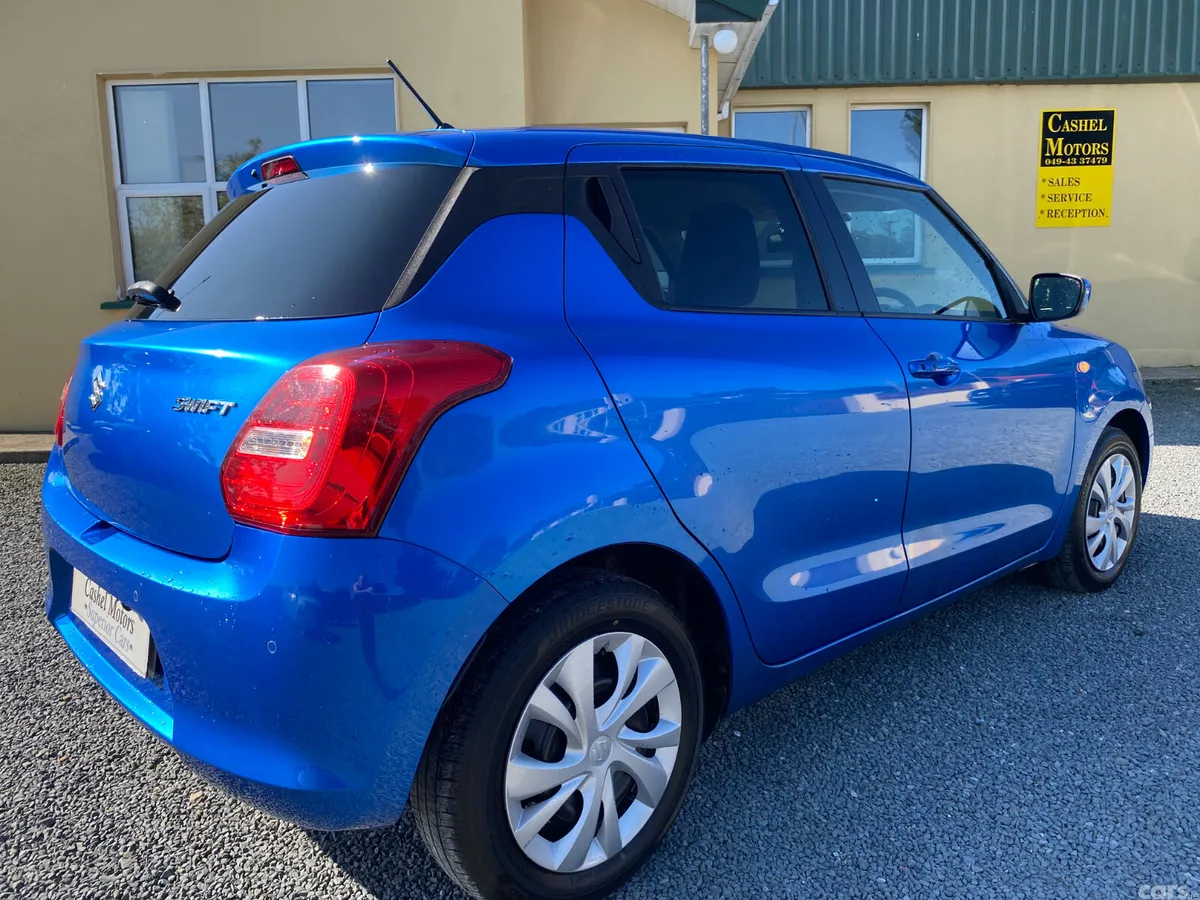 Suzuki Swift Hatchback, Petrol, 2022, Blue