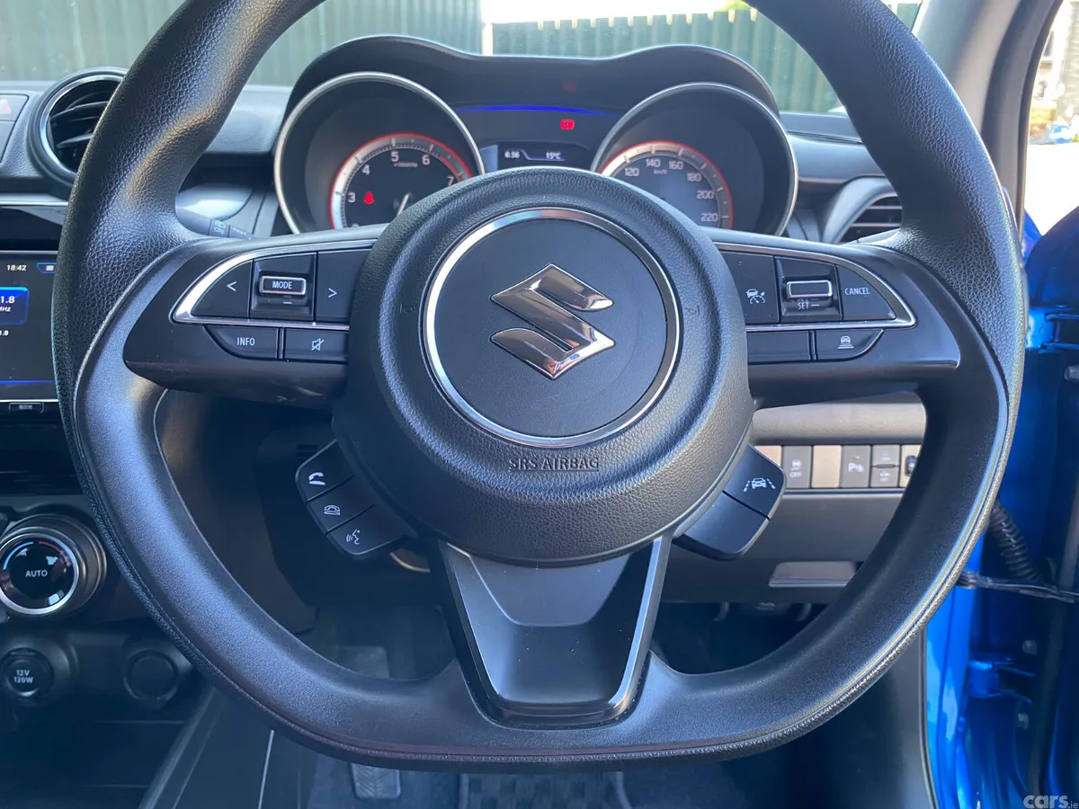 Suzuki Swift Hatchback, Petrol, 2022, Blue