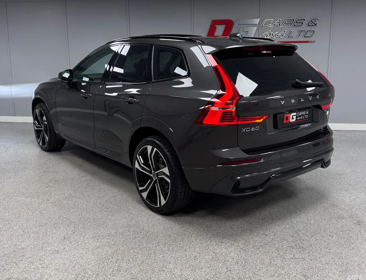 Volvo XC60 SUV, Petrol Hybrid, 2023, Grey