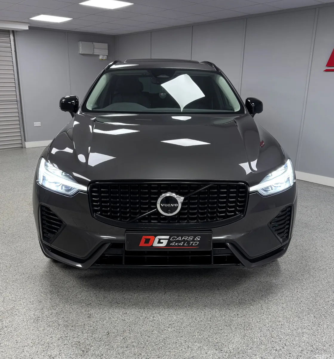 Volvo XC60 SUV, Petrol Hybrid, 2023, Grey