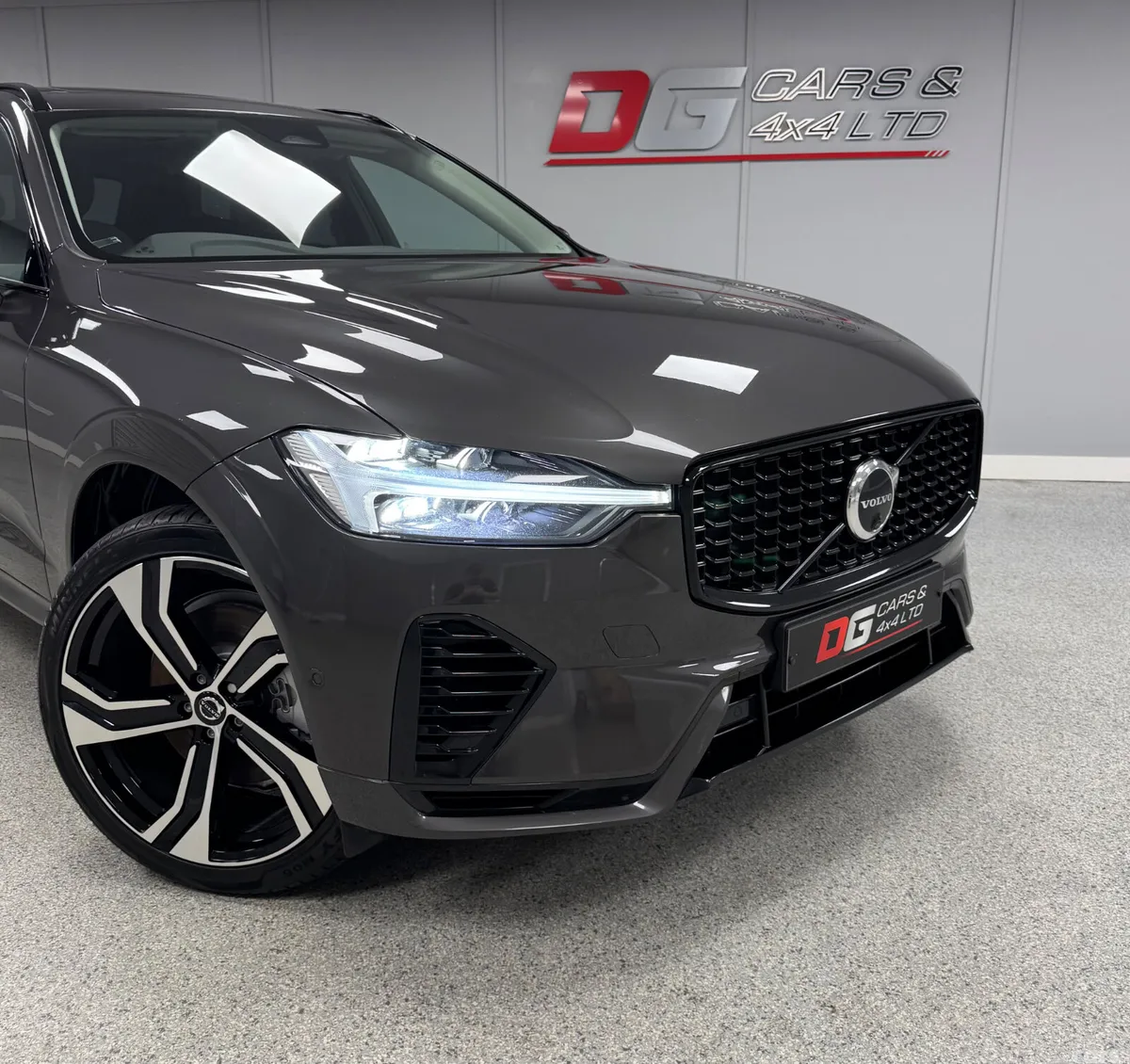 Volvo XC60 SUV, Petrol Hybrid, 2023, Grey