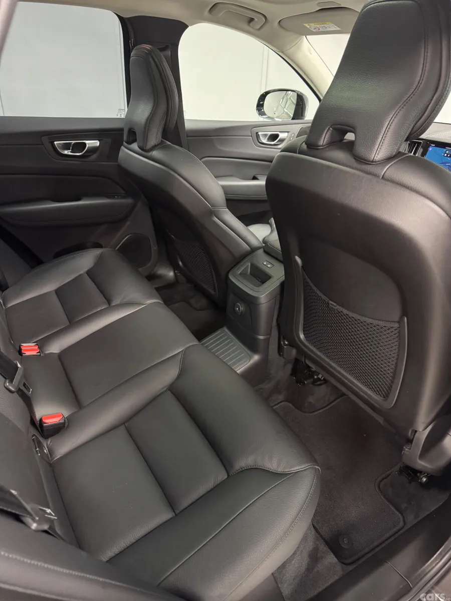 Volvo XC60 SUV, Petrol Hybrid, 2023, Grey