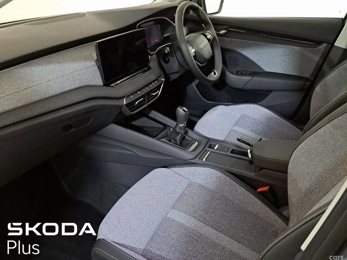 Skoda Octavia Saloon, Petrol, 2026, Silver