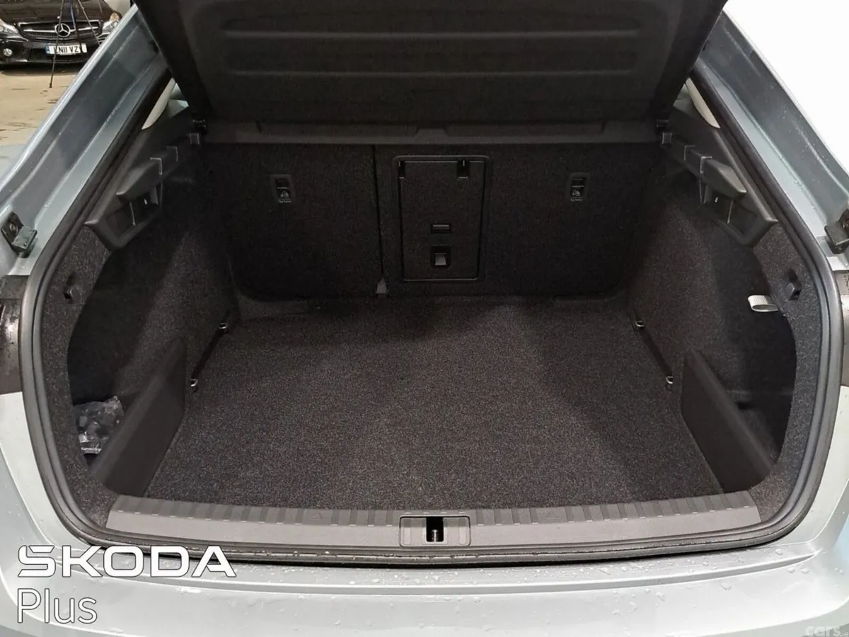 Skoda Octavia Saloon, Petrol, 2026, Silver