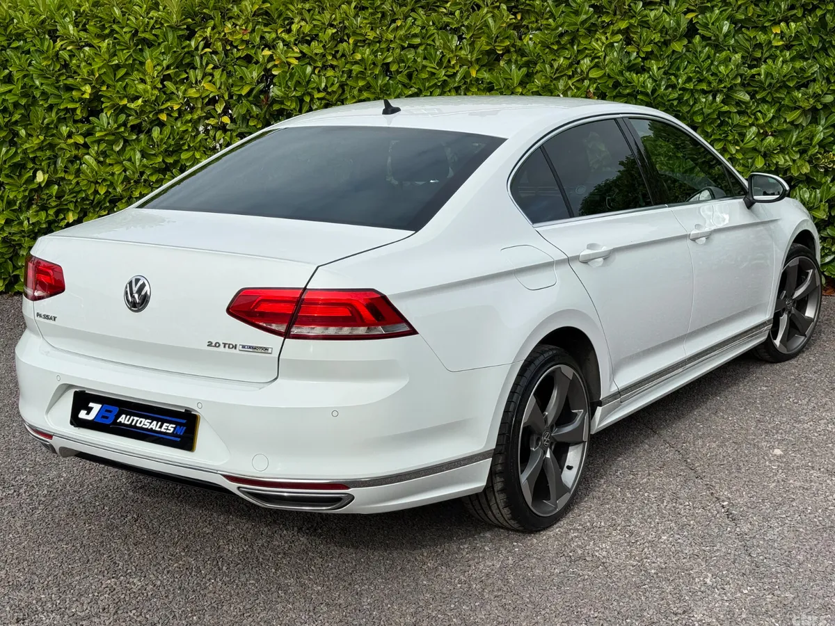 Volkswagen Passat Saloon, Diesel, 2017, White