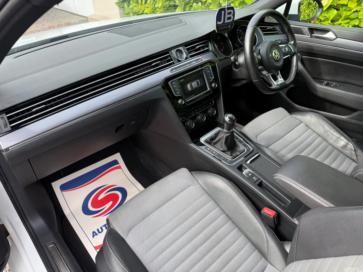 Volkswagen Passat Saloon, Diesel, 2017, White