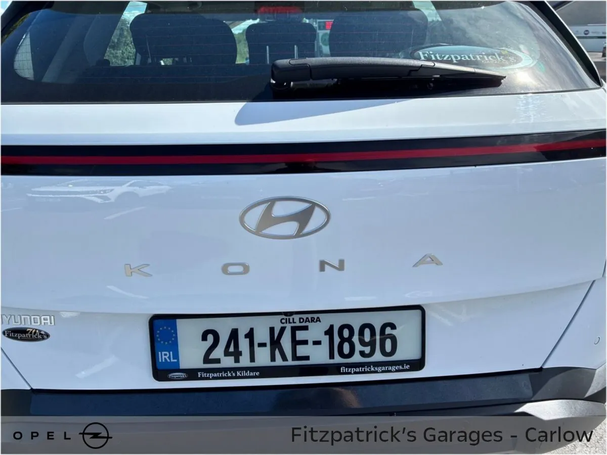 Hyundai KONA MPV, Petrol, 2024, White