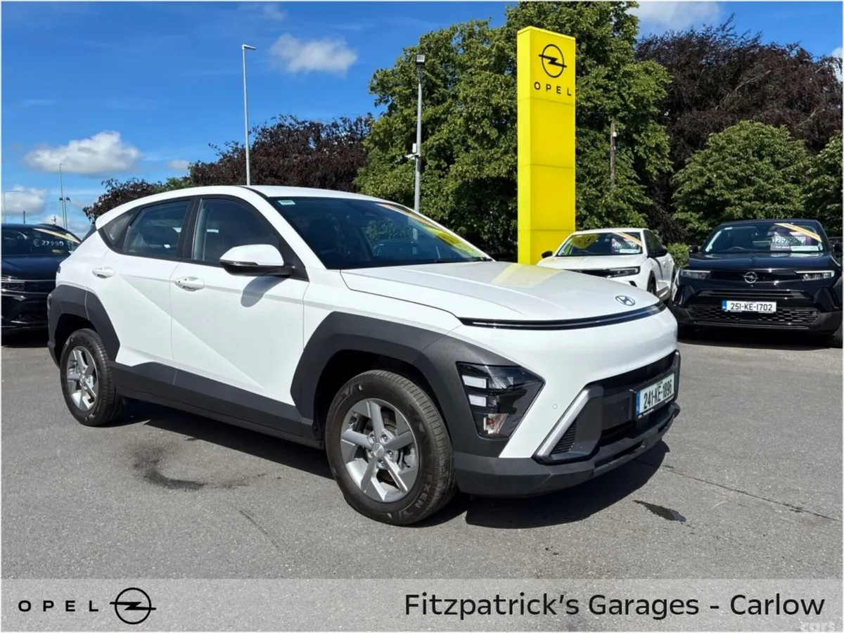Hyundai KONA MPV, Petrol, 2024, White