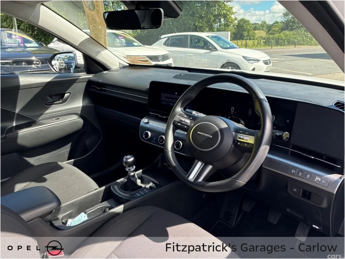 Hyundai KONA MPV, Petrol, 2024, White