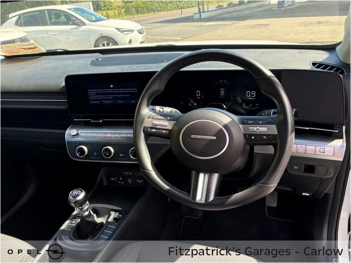 Hyundai KONA MPV, Petrol, 2024, White