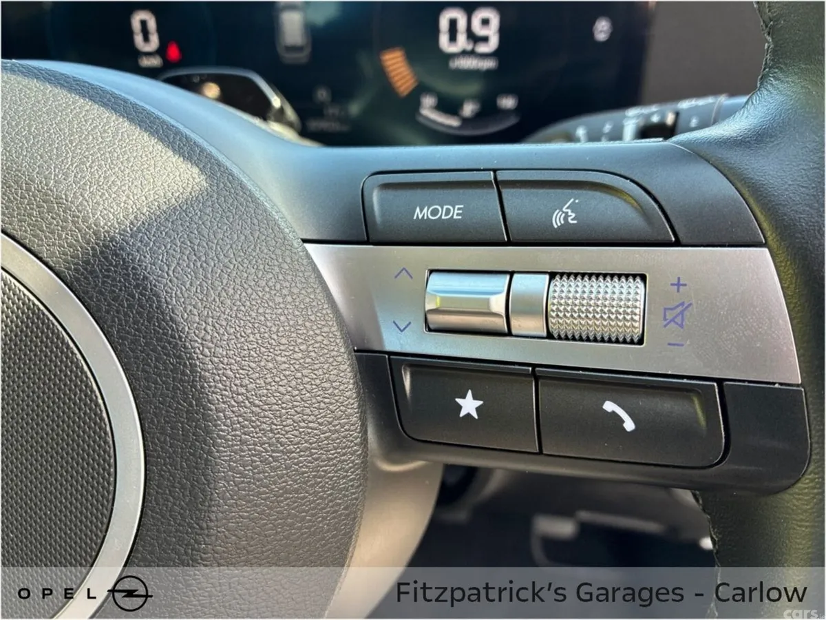 Hyundai KONA MPV, Petrol, 2024, White