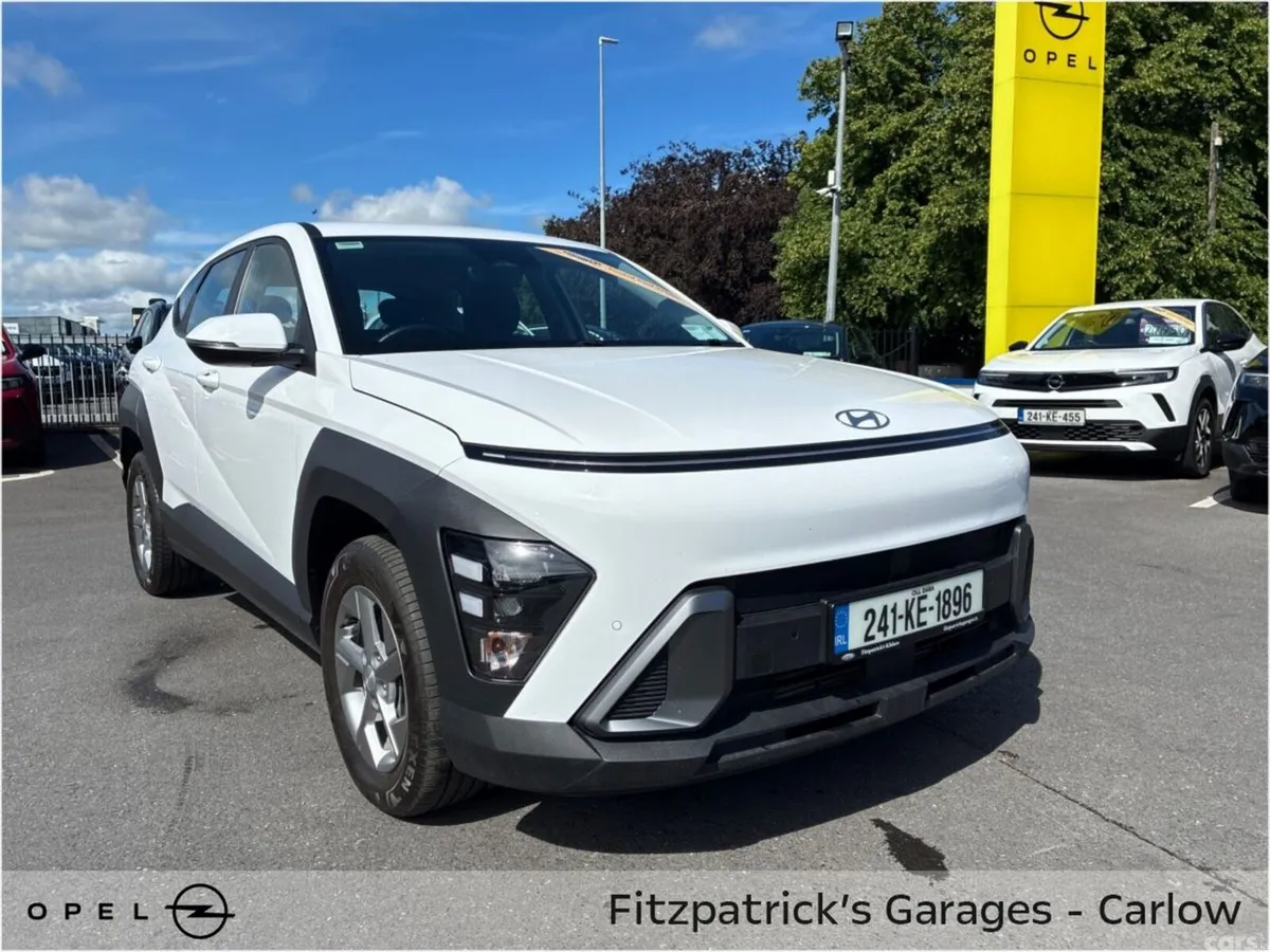 Hyundai KONA MPV, Petrol, 2024, White