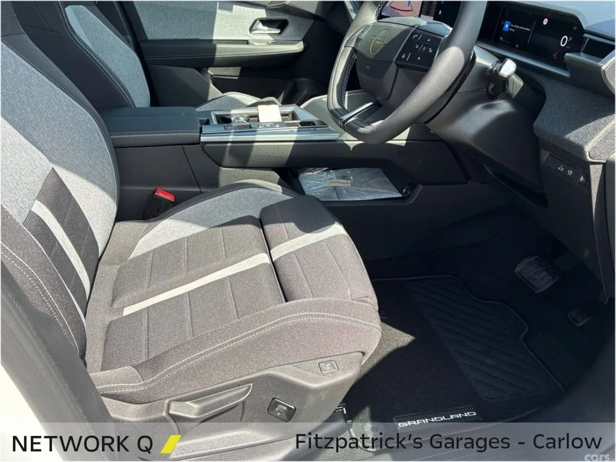 Opel Grandland SUV, Petrol, 2026, White