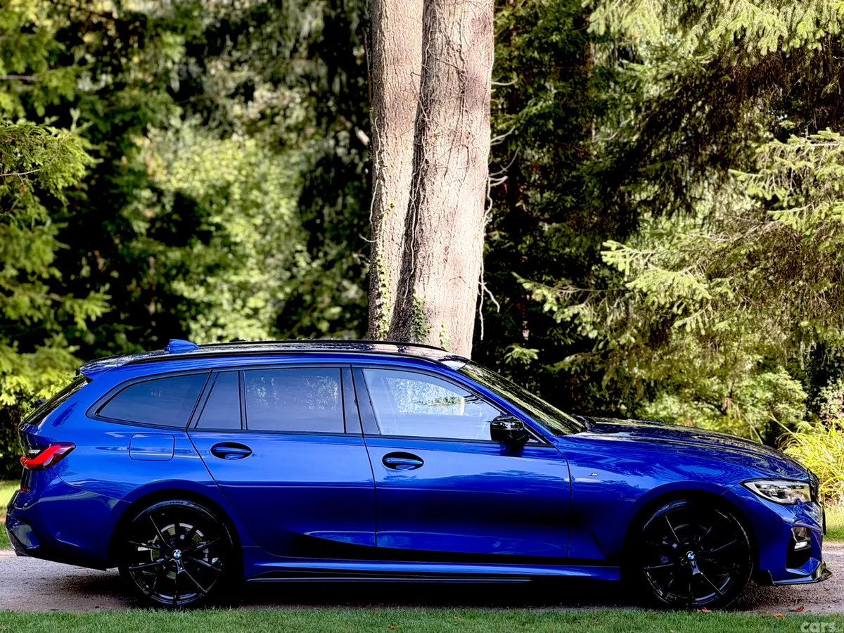 BMW 3-Series Estate, Diesel, 2022, Blue