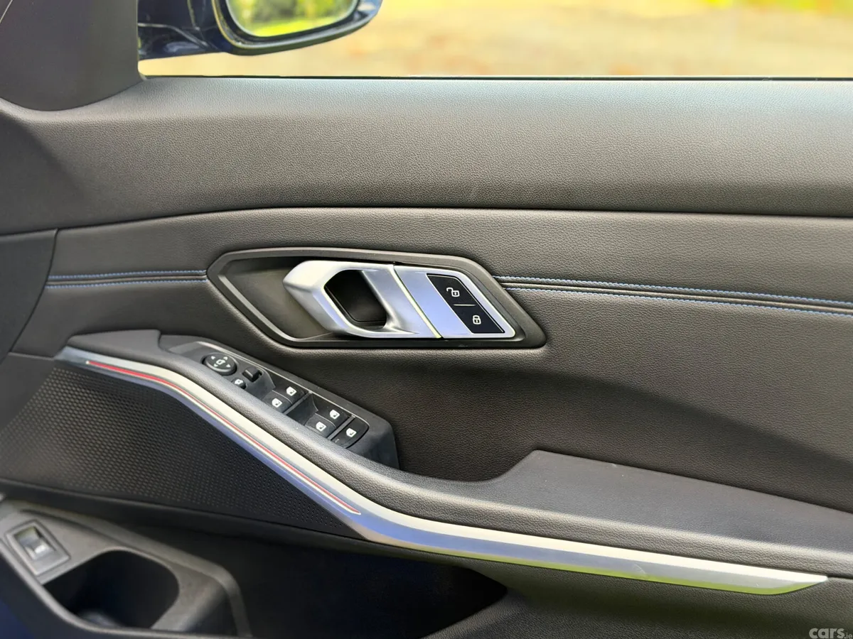 BMW 3-Series Estate, Diesel, 2022, Blue