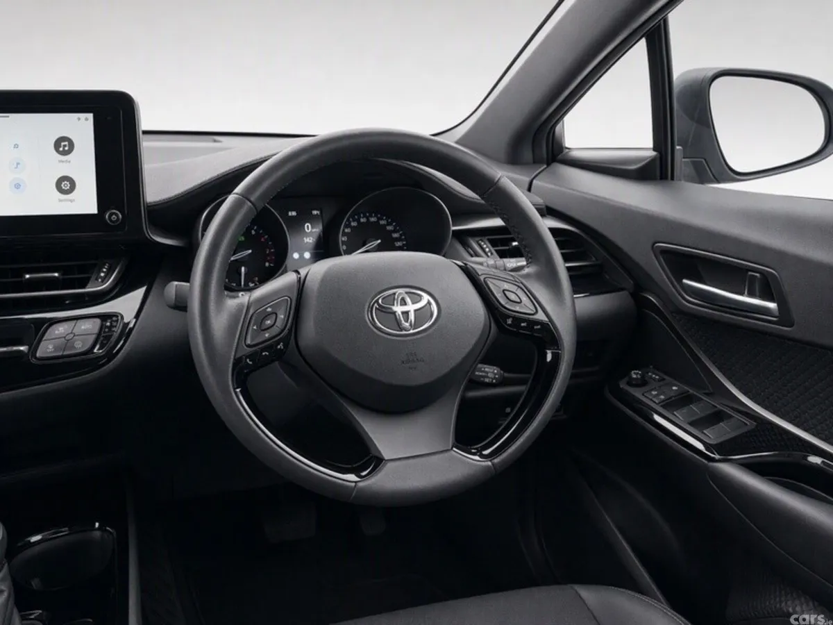 Toyota C-HR SUV, Petrol Hybrid, 2023, White