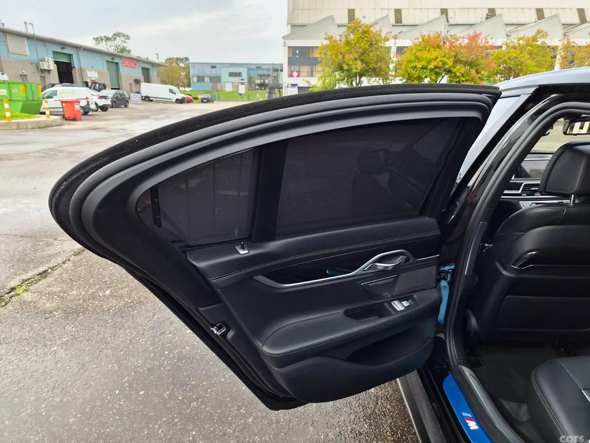 BMW 7-Series Saloon, Petrol Hybrid, 2016, Black