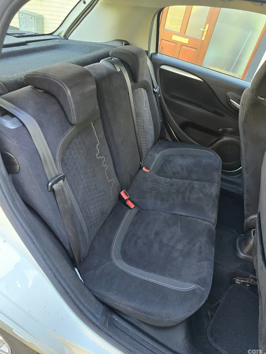 Fiat Punto Hatchback, Petrol, 2014, White