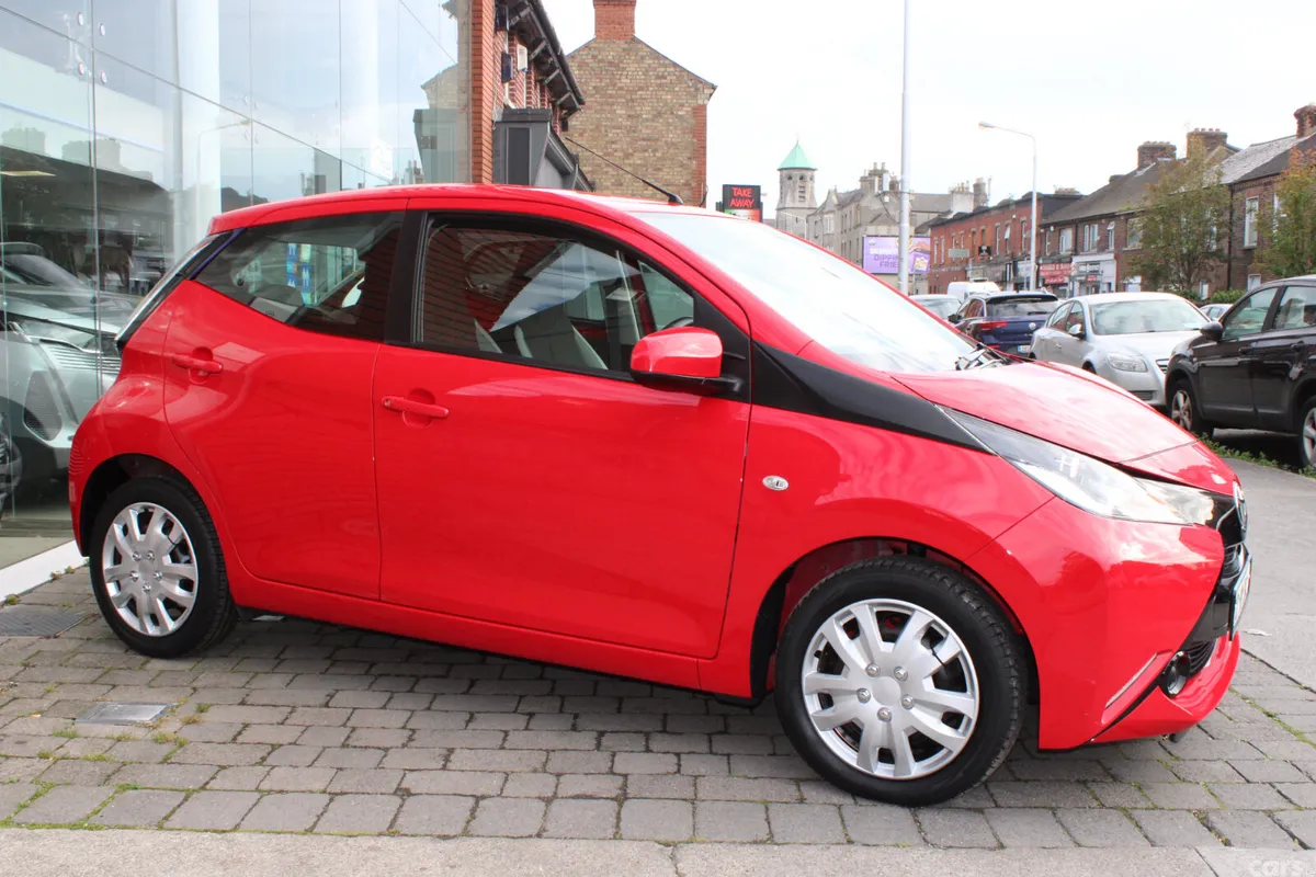 Toyota Aygo Hatchback, Petrol, 2018, Red
