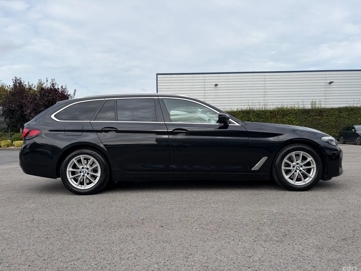 BMW 5-Series Estate/Jeep, Diesel, 2023, Black