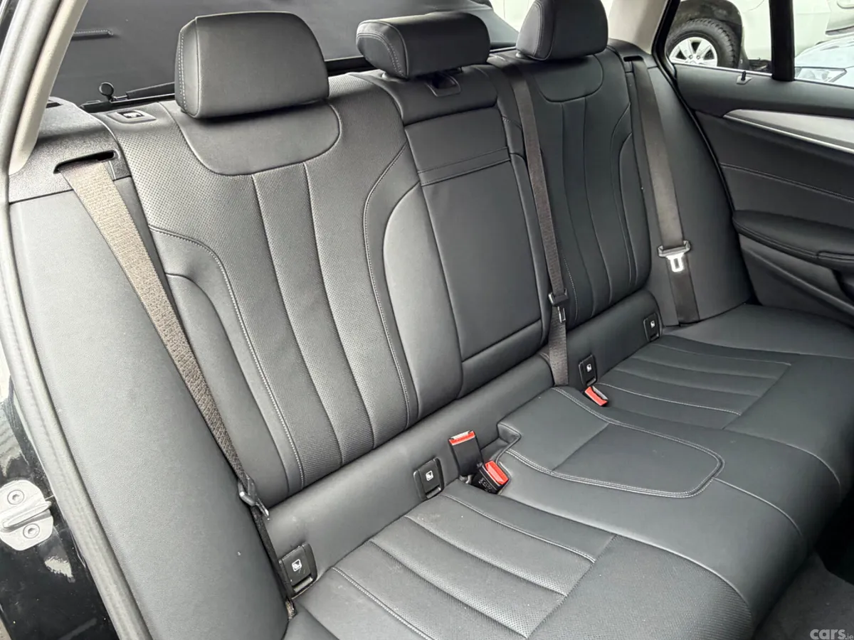 BMW 5-Series Estate/Jeep, Diesel, 2023, Black