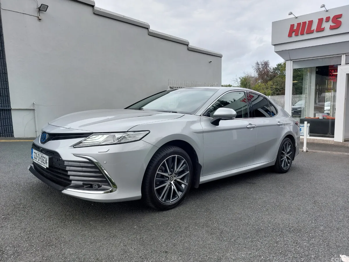 Toyota Camry Saloon, Petrol Hybrid, 2022, Grey
