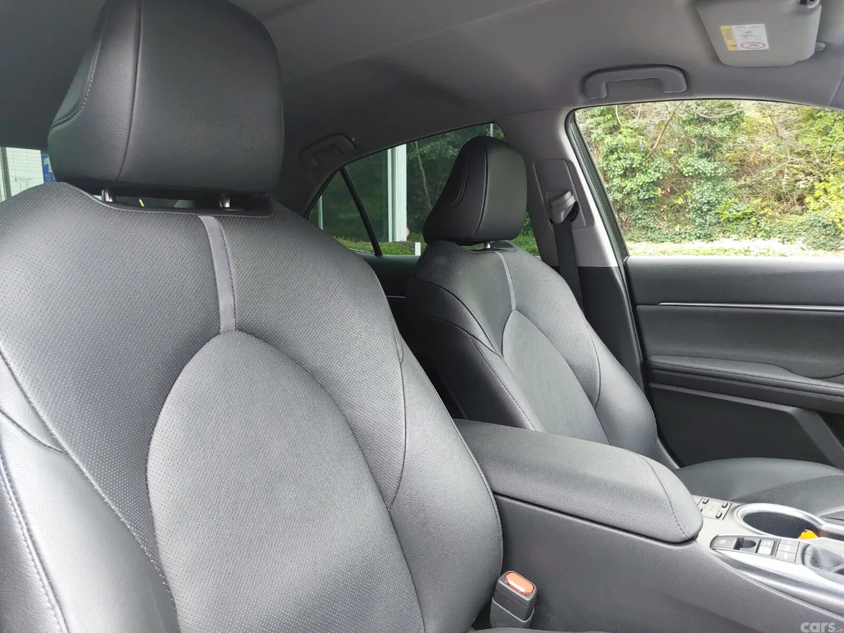 Toyota Camry Saloon, Petrol Hybrid, 2022, Grey