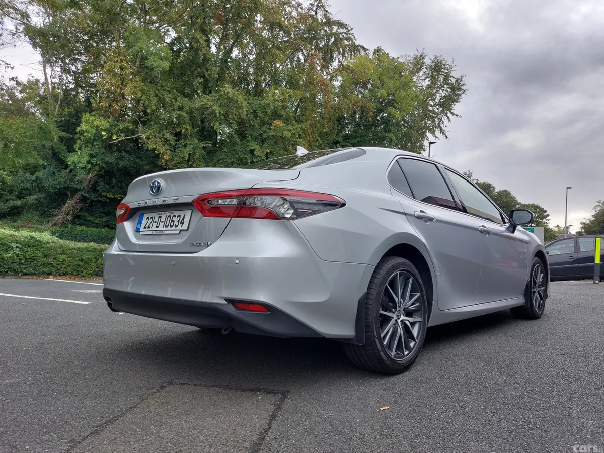 Toyota Camry Saloon, Petrol Hybrid, 2022, Grey