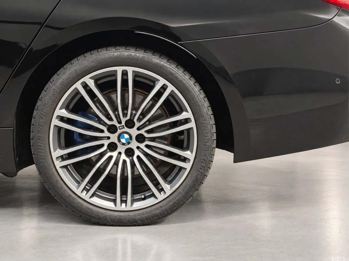 BMW 5-Series Saloon, Petrol Plug-in Hybrid, 2018, Black
