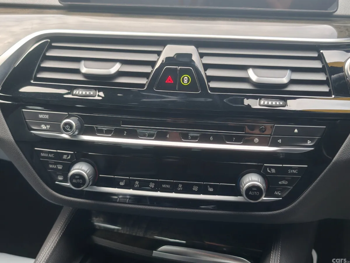 BMW 5-Series Saloon, Petrol Plug-in Hybrid, 2018, Black