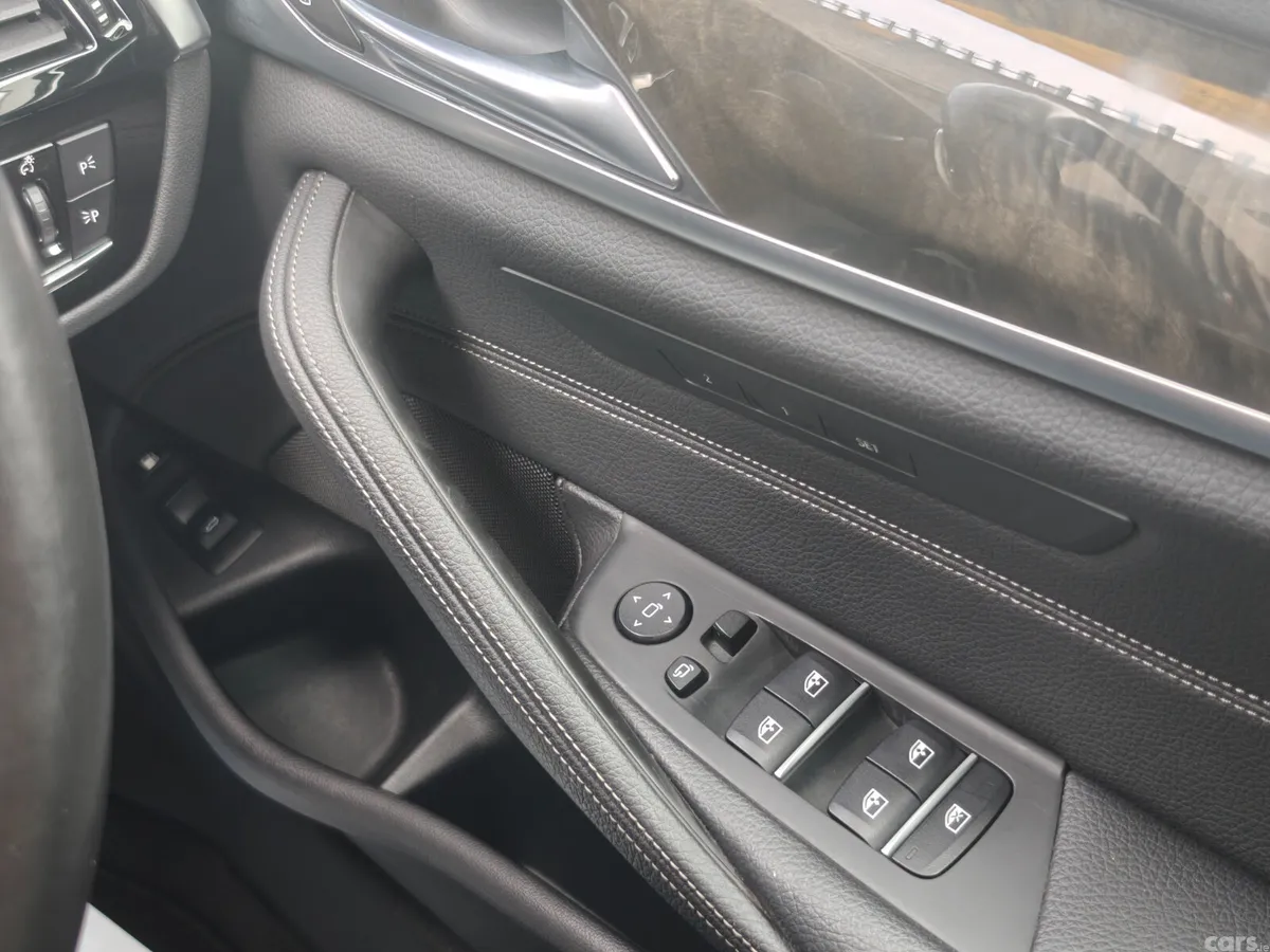 BMW 5-Series Saloon, Petrol Plug-in Hybrid, 2018, Black