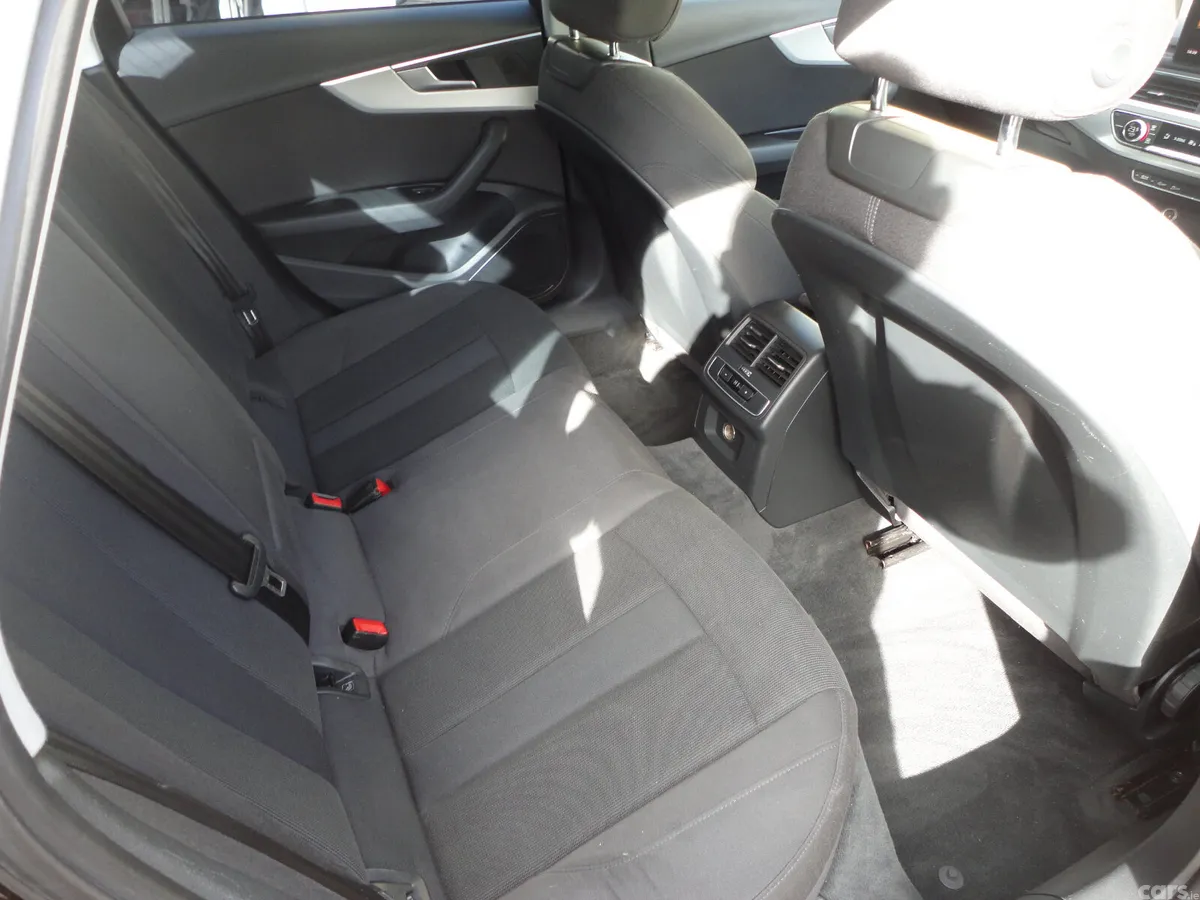 Audi A4 Saloon, Petrol, 2016, Black