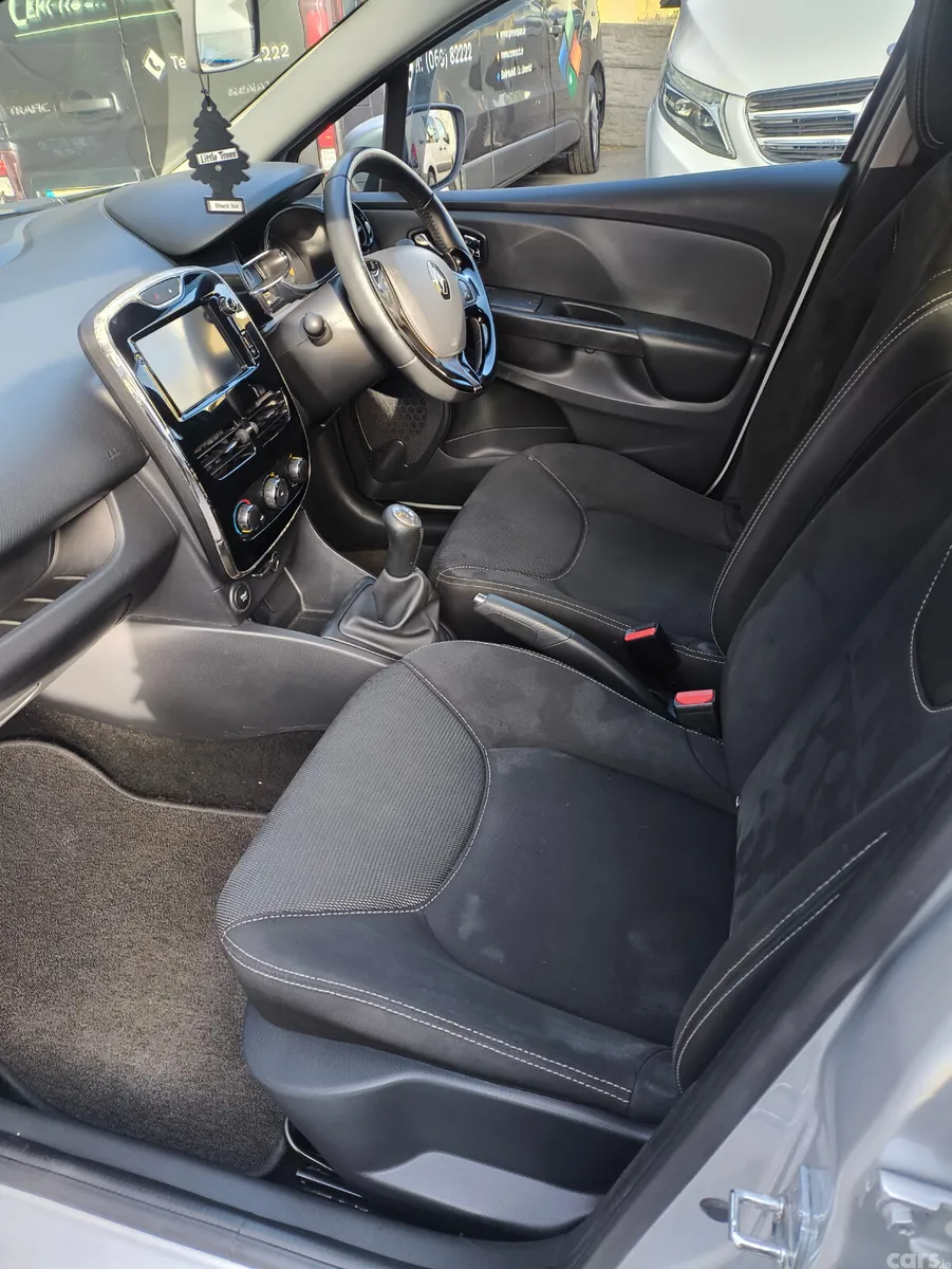 Renault Clio Hatchback, Petrol, 2014, Silver