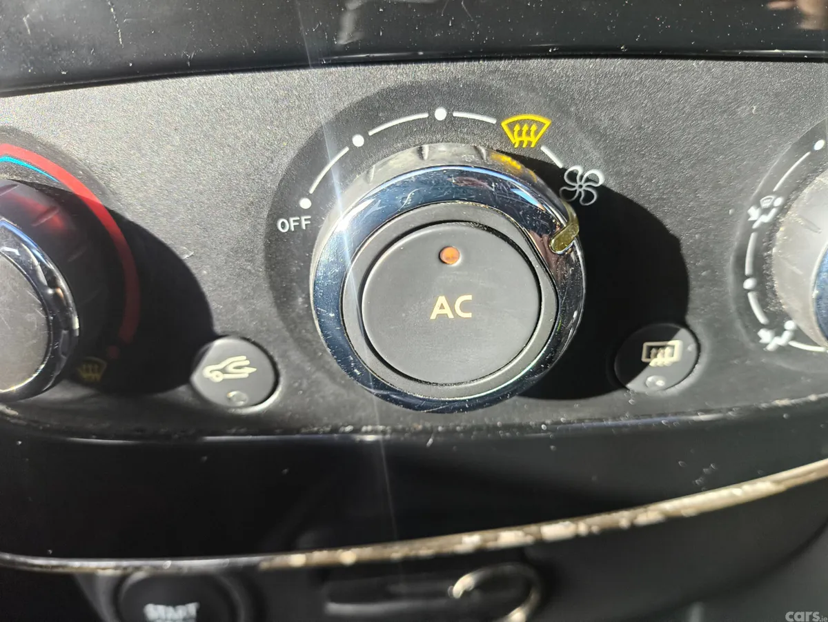 Renault Clio Hatchback, Petrol, 2014, Silver