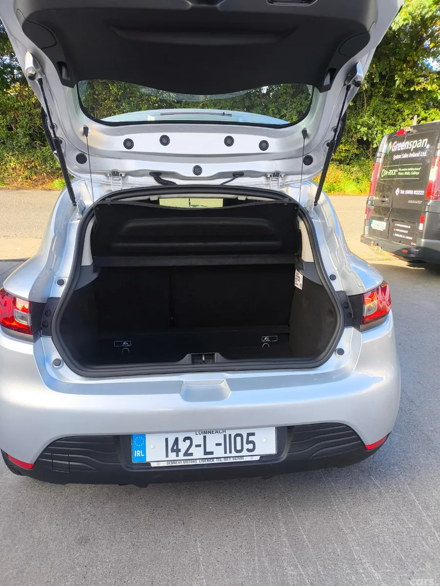 Renault Clio Hatchback, Petrol, 2014, Silver