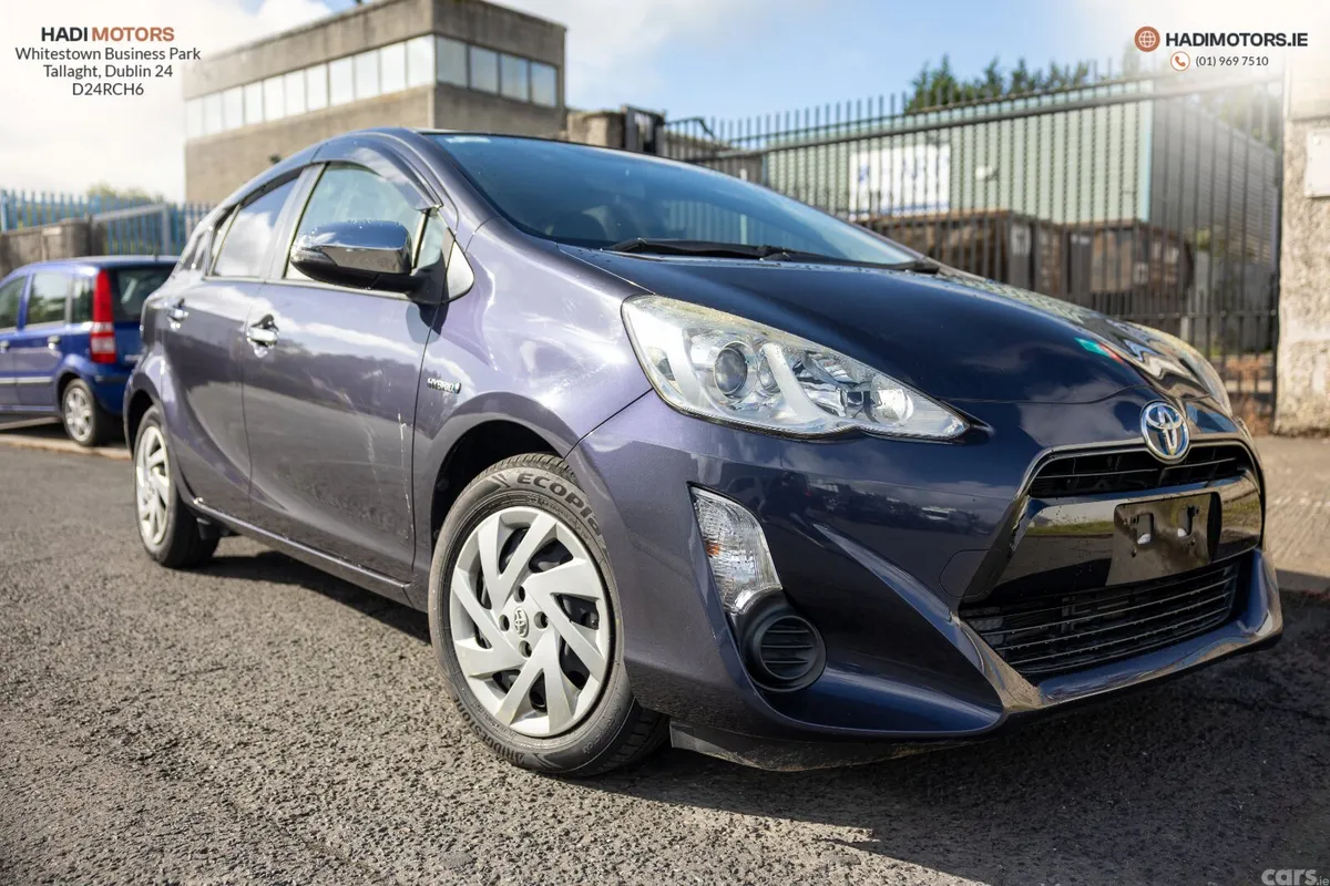 Toyota Aqua Hatchback, Petrol Hybrid, 2015, Blue