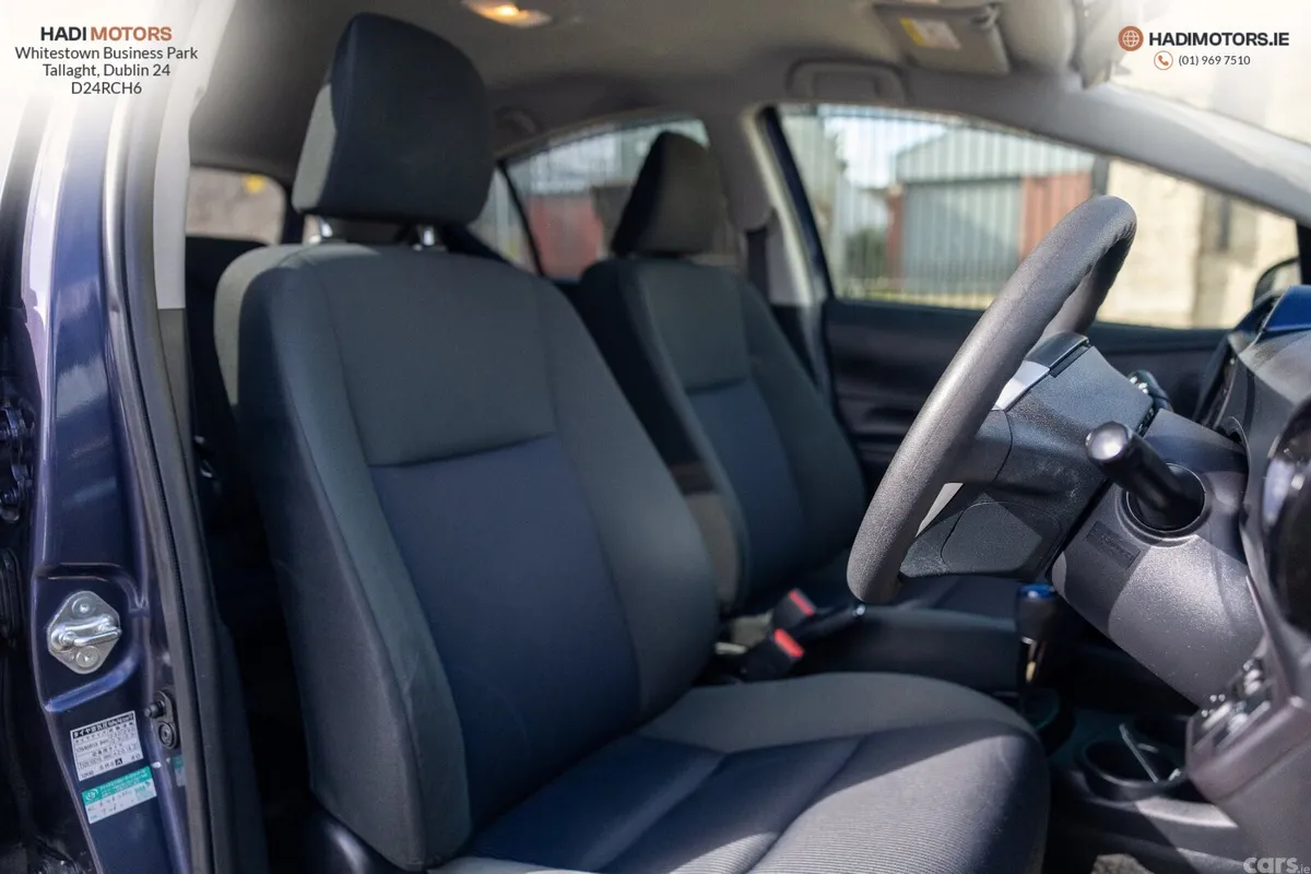 Toyota Aqua Hatchback, Petrol Hybrid, 2015, Blue