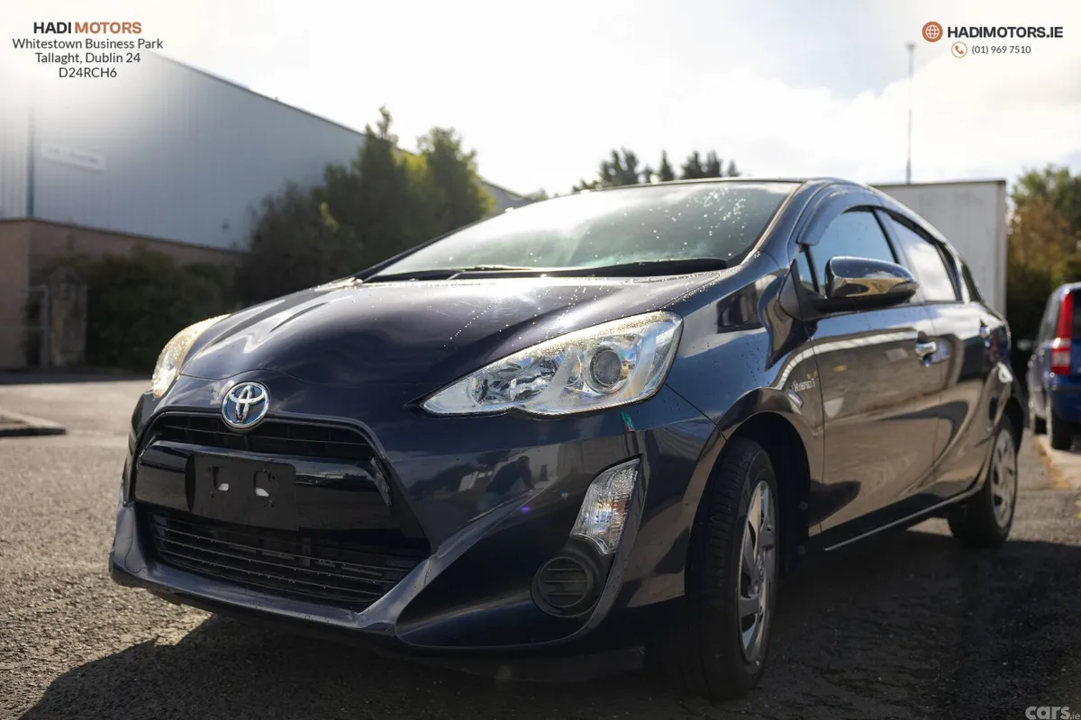 Toyota Aqua Hatchback, Petrol Hybrid, 2015, Blue