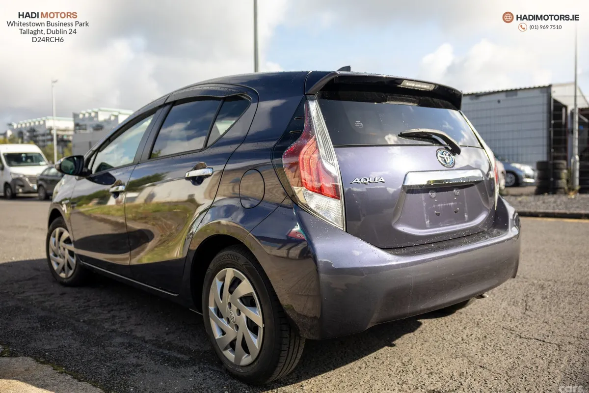 Toyota Aqua Hatchback, Petrol Hybrid, 2015, Blue