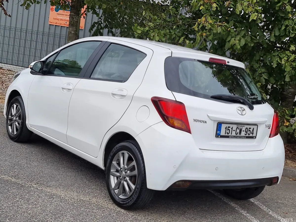 Toyota Yaris Hatchback, Petrol, 2015, White